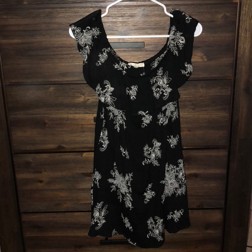 L.A hearts black and white dress